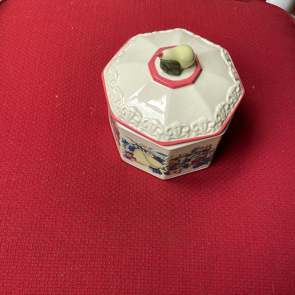 New in the box Avon Sweet Country Harvest Butter Tub